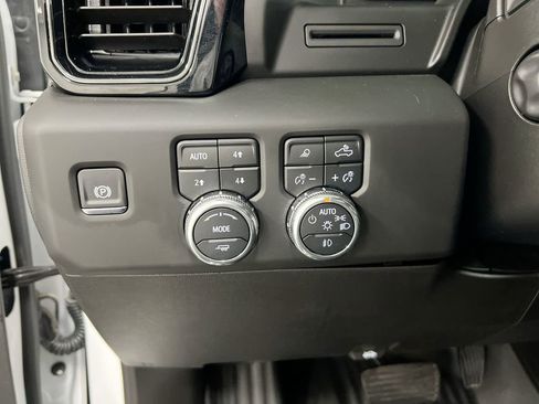 Used 2025 GMC Sierra 1500 AT4 AWD/4WD image 19