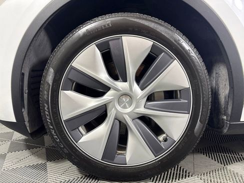 Used 2023 Tesla Model Y Long Range AWD/4WD image 9