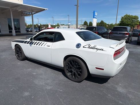 Used 2013 Dodge Challenger R/T RWD image 5