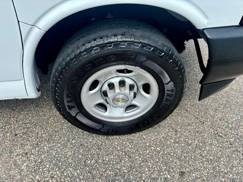 Used 2022 Chevrolet Express 2500 w/ Driver Convenience Package RWD image 30