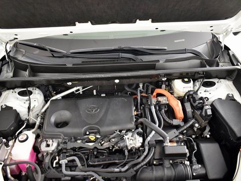 Certified 2022 Toyota RAV4 SE image 43