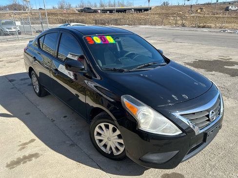 Used 2017 Nissan Versa S Plus image 2