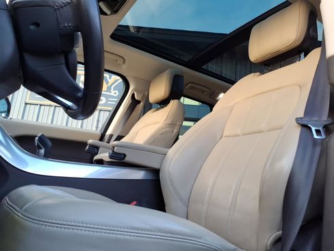 Used 2018 Land Rover Range Rover Sport HSE image 6