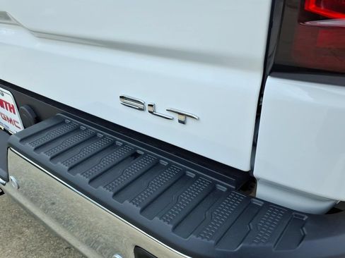New 2026 GMC Sierra 1500 SLT w/ SLT Premium Plus Package AWD/4WD image 11