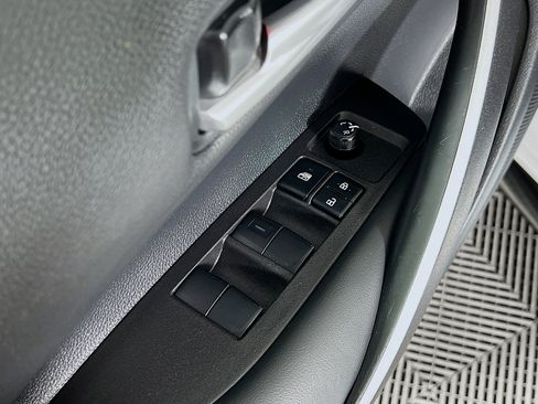 Used 2025 Toyota Corolla SE w/ SE Premium Package FWD image 18
