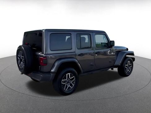 Used 2025 Jeep Wrangler Unlimited Sahara AWD/4WD image 14