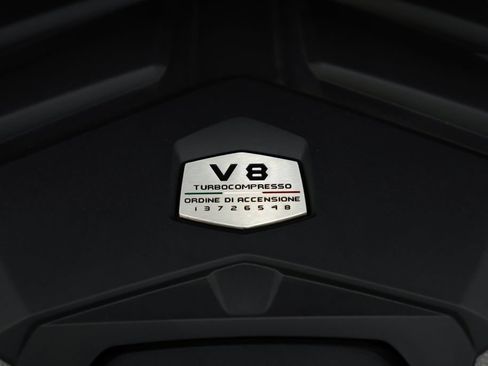 Used 2023 Lamborghini Urus Performante AWD/4WD image 40