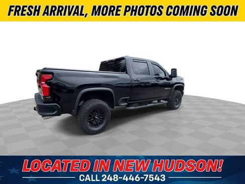 Used 2025 Chevrolet Silverado 2500 ZR2 w/ Technology Package AWD/4WD image 2