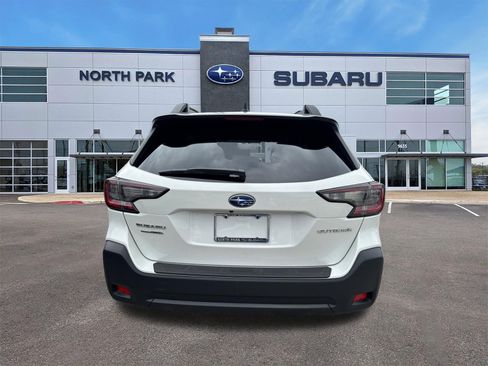 Used 2024 Subaru Outback Premium AWD/4WD image 4