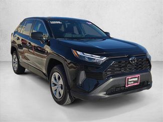 Used 2024 Toyota RAV4 LE video 3