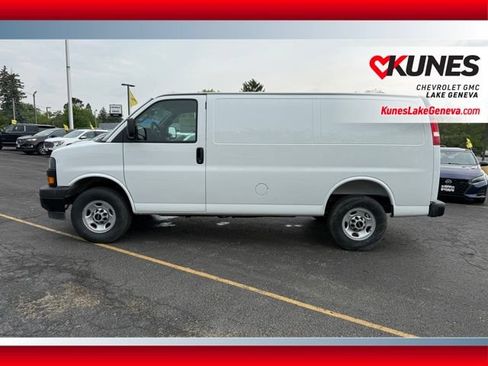 New 2026 GMC Savana 2500 w/ Driver Convenience Package RWD image 8
