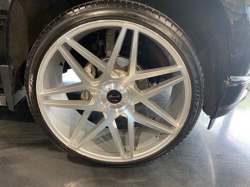 Used 2019 Chevrolet Silverado 1500 High Country AWD/4WD image 8