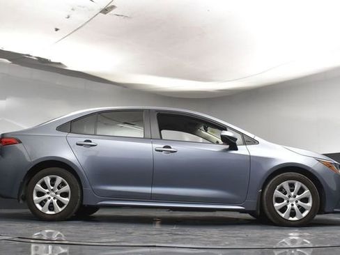 Used 2025 Toyota Corolla LE FWD image 37