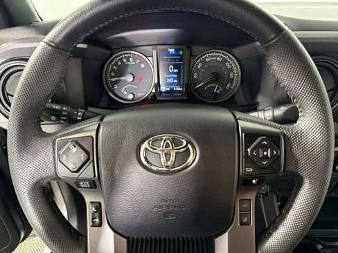 Used 2023 Toyota Tacoma TRD Off-Road AWD/4WD image 15