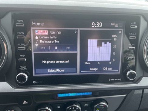 Used 2021 Toyota Tacoma TRD Off-Road image 11