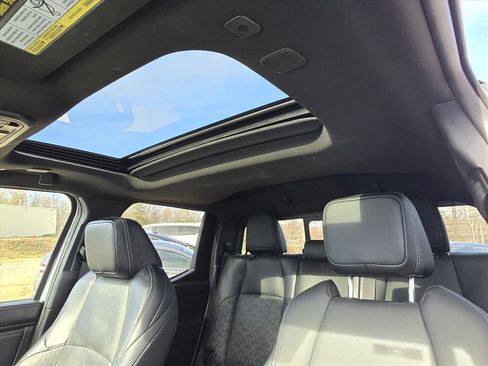 Used 2025 Toyota Tacoma Limited image 15