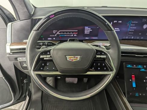 Used 2025 Cadillac Escalade Sport Platinum image 14