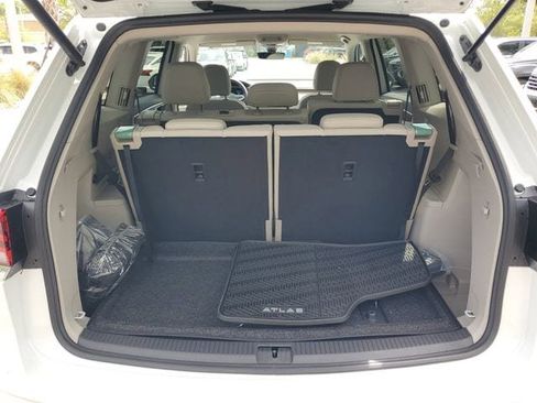 New 2026 Volkswagen Atlas SE FWD image 7