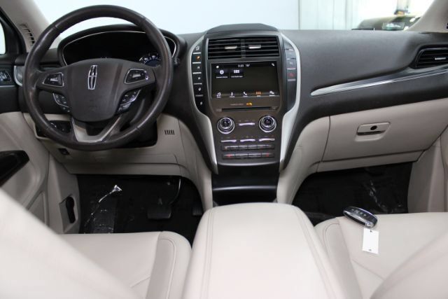 Used 2019 Lincoln MKC Premiere FWD image 2