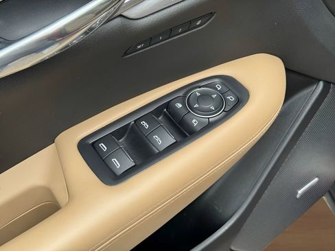 Used 2022 Cadillac XT6 Premium Luxury w/ Platinum Package AWD/4WD image 16