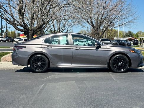 Used 2024 Toyota Camry SE FWD image 8