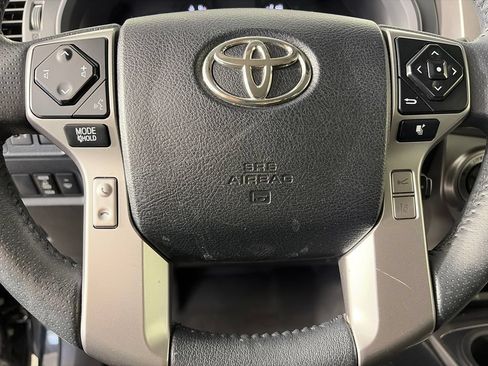 Used 2022 Toyota 4Runner SR5 AWD/4WD image 16