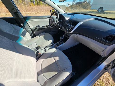 Used 2016 Hyundai Accent SE image 11