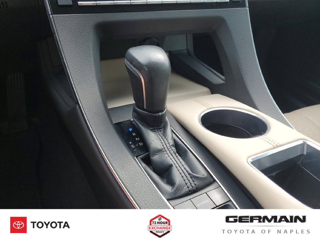 Used 2020 Toyota Avalon Limited FWD image 27