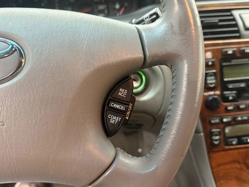 Used 2004 Toyota Avalon XLS image 26