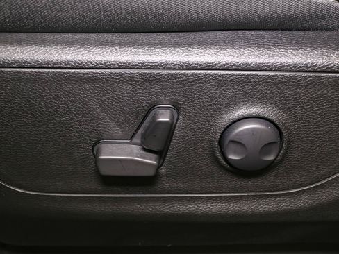 Used 2023 RAM 1500 Big Horn AWD/4WD image 43