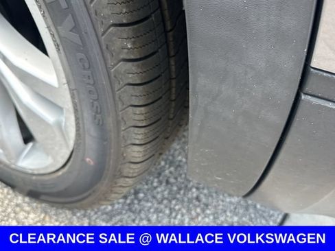 Certified 2021 Volkswagen Atlas SE w/ Panoramic Sunroof Package FWD image 11