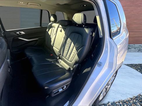 Used 2021 BMW X7 xDrive40i w/ Parking Assistance Package AWD/4WD image 24