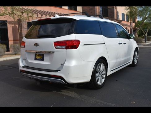 Used 2018 Kia Sedona SX Limited FWD image 7