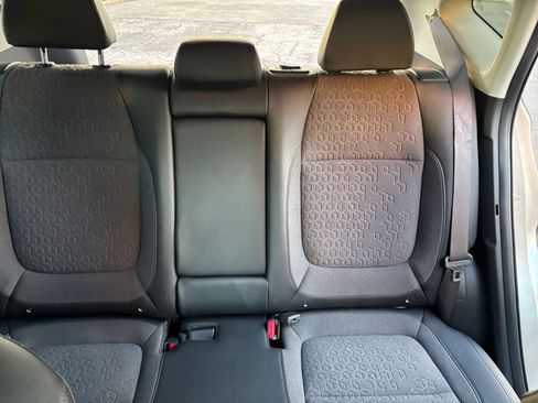 Used 2025 Kia Seltos S image 32