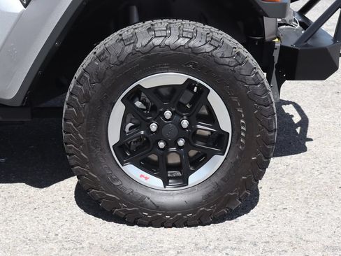 Used 2018 Jeep Wrangler Unlimited Rubicon w/ LED Lighting Group AWD/4WD image 47