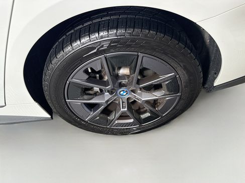 Used 2023 BMW i4 eDrive35 w/ Premium Package RWD image 11