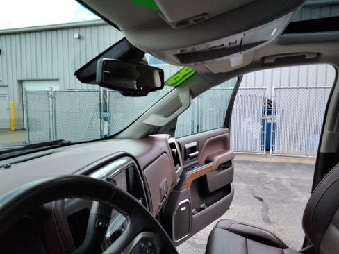 Used 2018 Chevrolet Silverado 1500 High Country AWD/4WD image 24