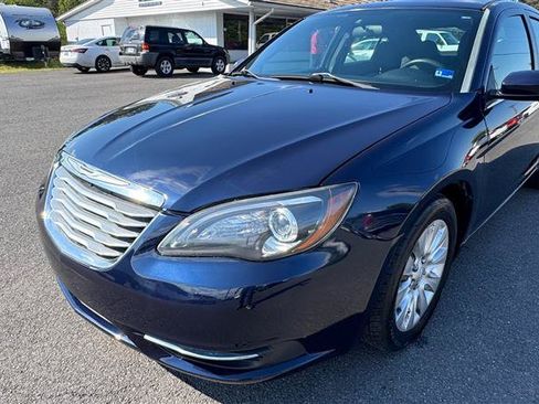 Used 2014 Chrysler 200 LX FWD image 9