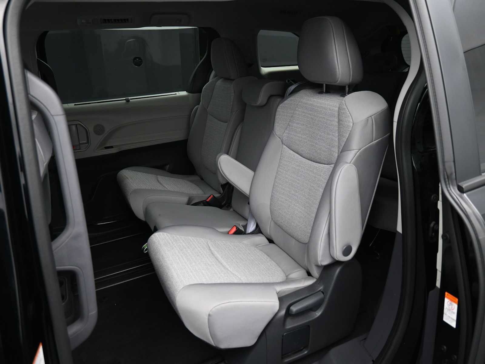 Used 2024 Toyota Sienna LE w/ Protection Package (TMS) AWD/4WD image 20