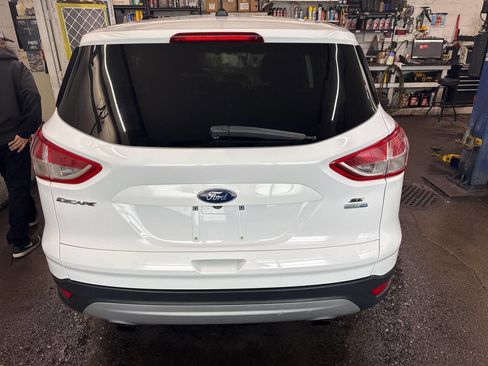 Used 2016 Ford Escape SE w/ SE Cold Weather Package image 2