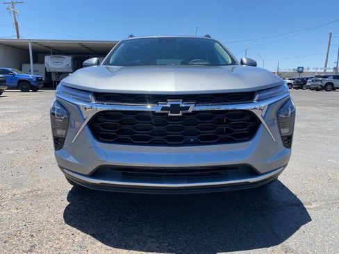 Used 2026 Chevrolet Trax LT FWD image 13