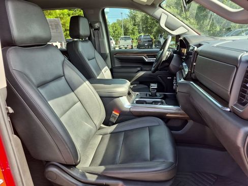 Used 2024 Chevrolet Silverado 1500 LT Trail Boss w/ Convenience Package II AWD/4WD image 39