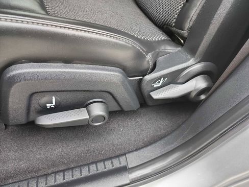 Used 2017 Dodge Journey Crossroad FWD image 29