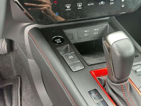 Used 2025 Nissan Kicks SR w/ Interior Electronics Package AWD/4WD image 28