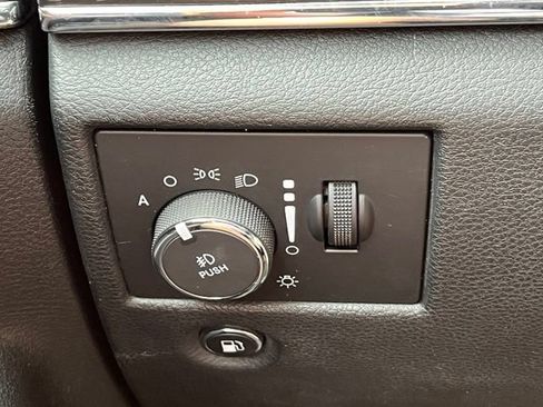 Used 2016 Jeep Grand Cherokee Limited AWD/4WD image 34