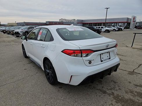 Certified 2026 Toyota Corolla SE w/ SE Premium Package image 3