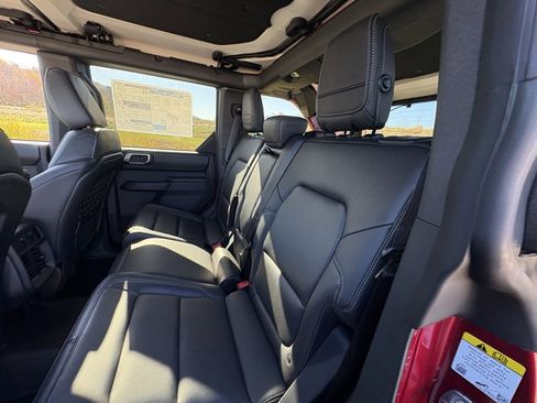 New 2025 Ford Bronco Badlands image 30