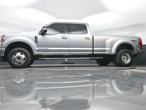Used 2021 Ford F350 Lariat w/ Lariat Value Package image 27