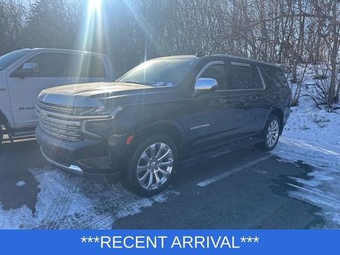 Used 2023 Chevrolet Suburban Premier image 1