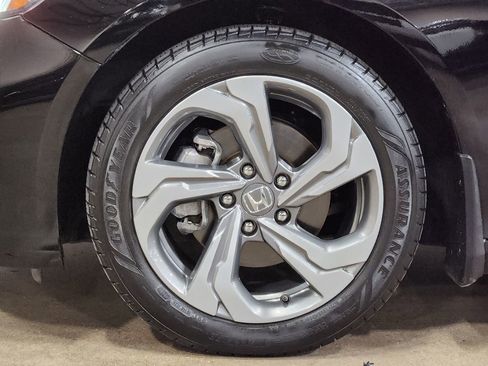 Used 2018 Honda Accord EX image 26